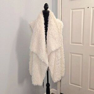 Offline by Aerie NWT Women's White Faux Shearling Vest Sz M